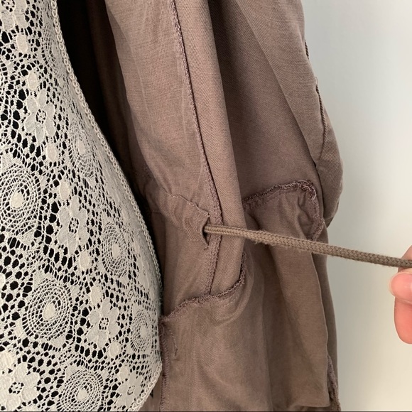 UO SILENCE + NOISE Waylon Jacket, Taupe/Brown, Size Med, Modern, nice material. - Picture 13 of 16